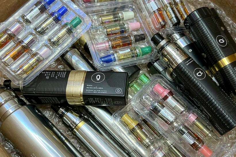 Buyer's Guide to VapeCon in Brussels — small parcel