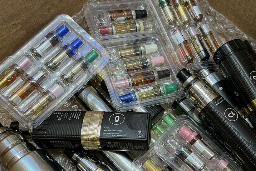 Comparison of VapeCon accessories Suppliers — small parcel