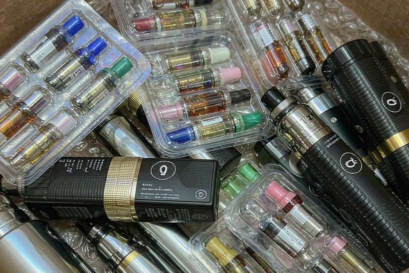 Comparison of VapeCon in Brussels Suppliers — container load
