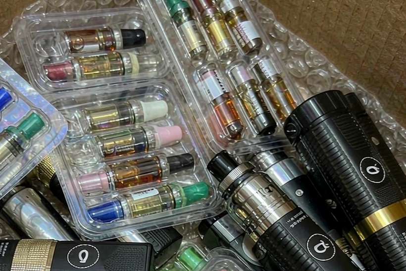 Device Catalog for VapeCon in Brussels — small parcel