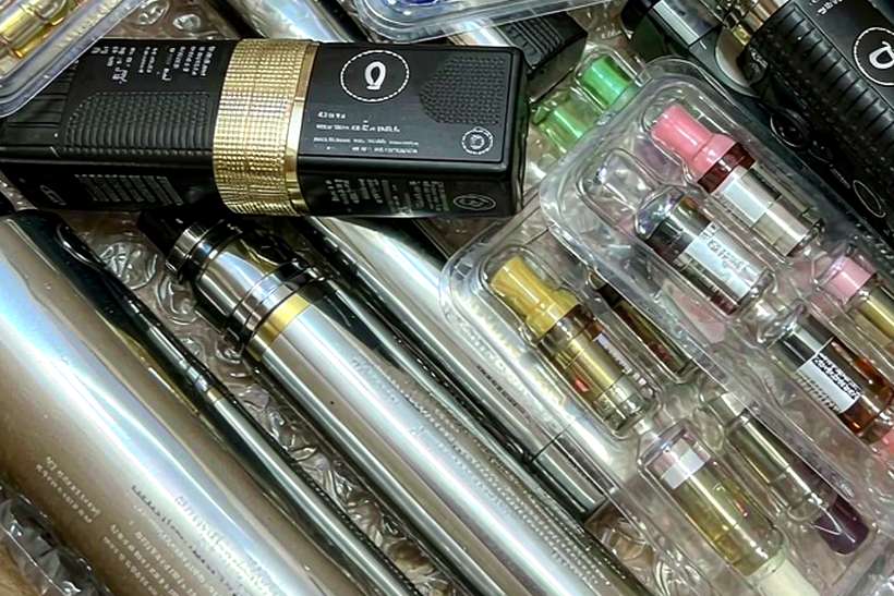 How to Store VapeCon accessories — small parcel