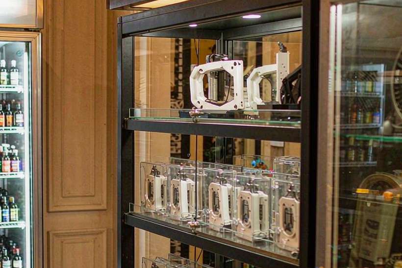 Market Overview of VapeCon hardware — bulk case
