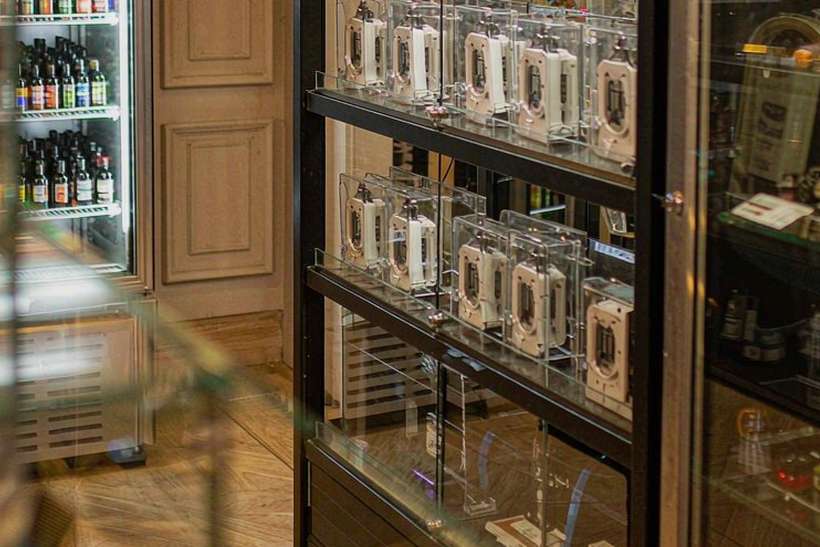 Market Overview of VapeCon kits — bulk case