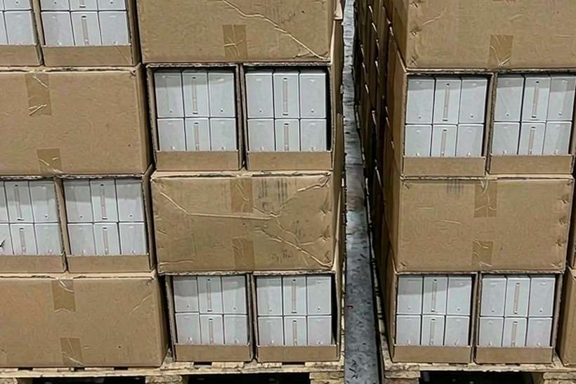 Restocking VapeCon products in Brussels — container load